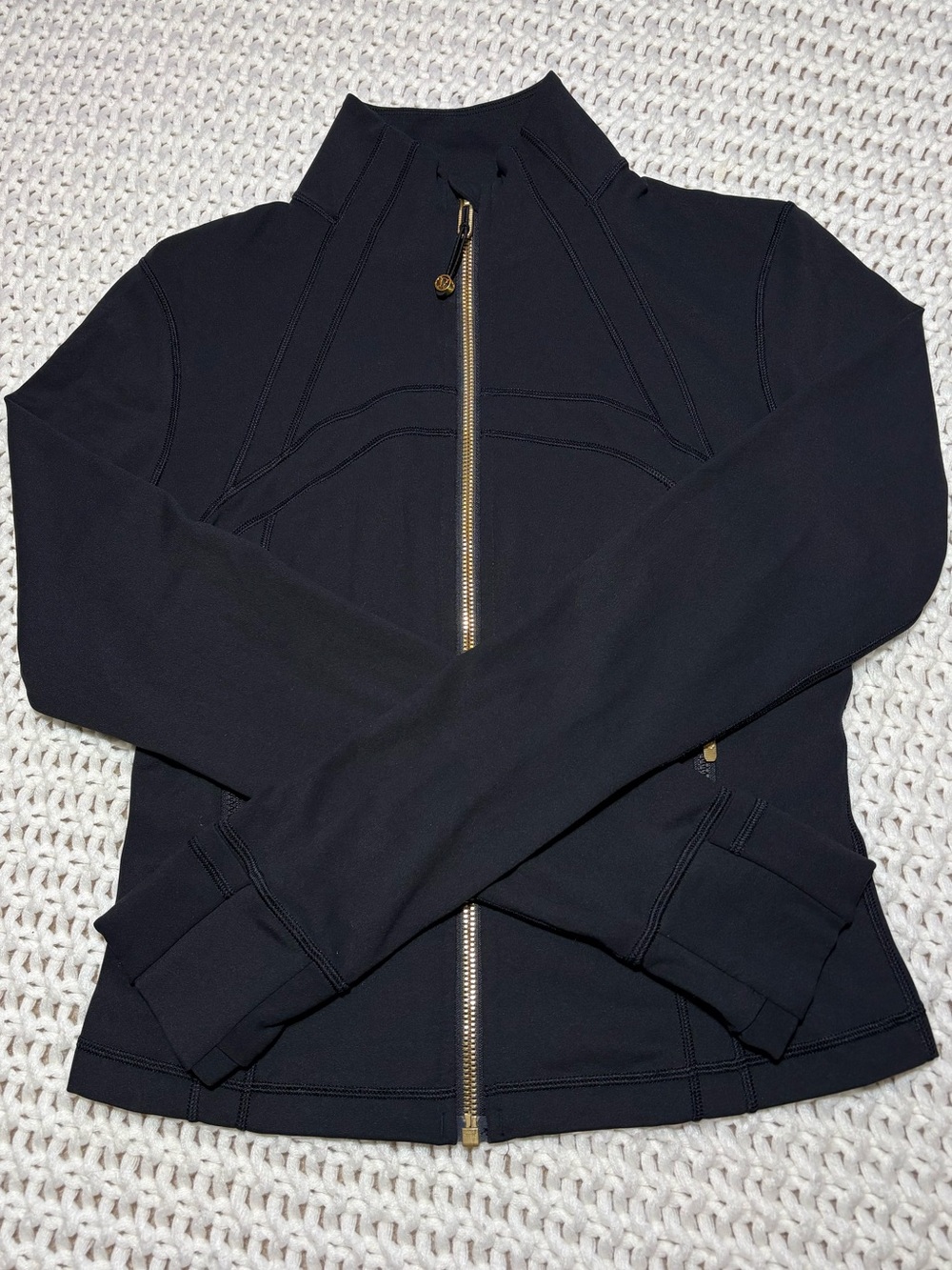 lululemon black/gold zipper define cropped jacket nulu size 8